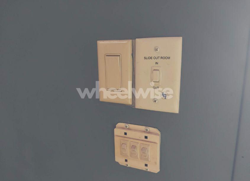 Photo 7 of 2005 Montana 3400rl (VIN 4YDF3402X5D512727)