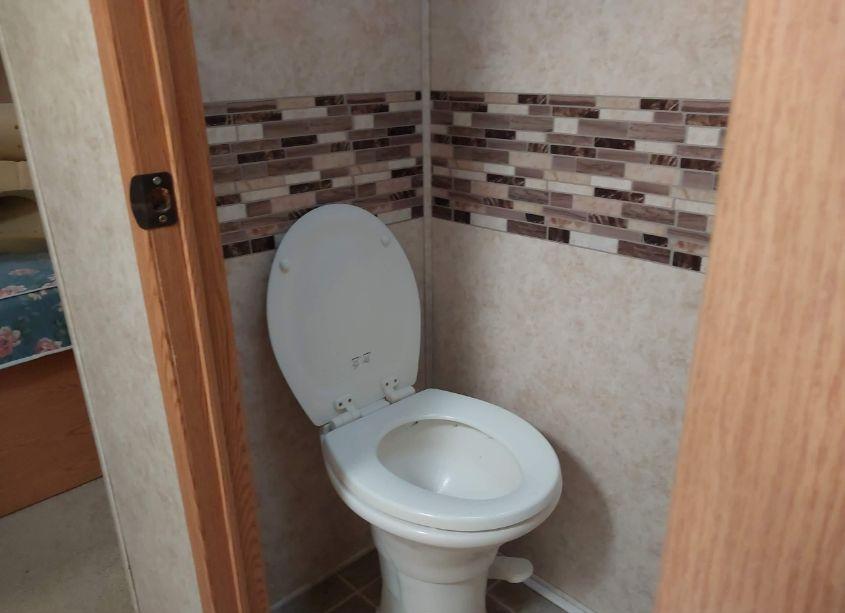 Photo 17 of 2005 Montana Travel TRLR (VIN 4YDF3402X5D512792)