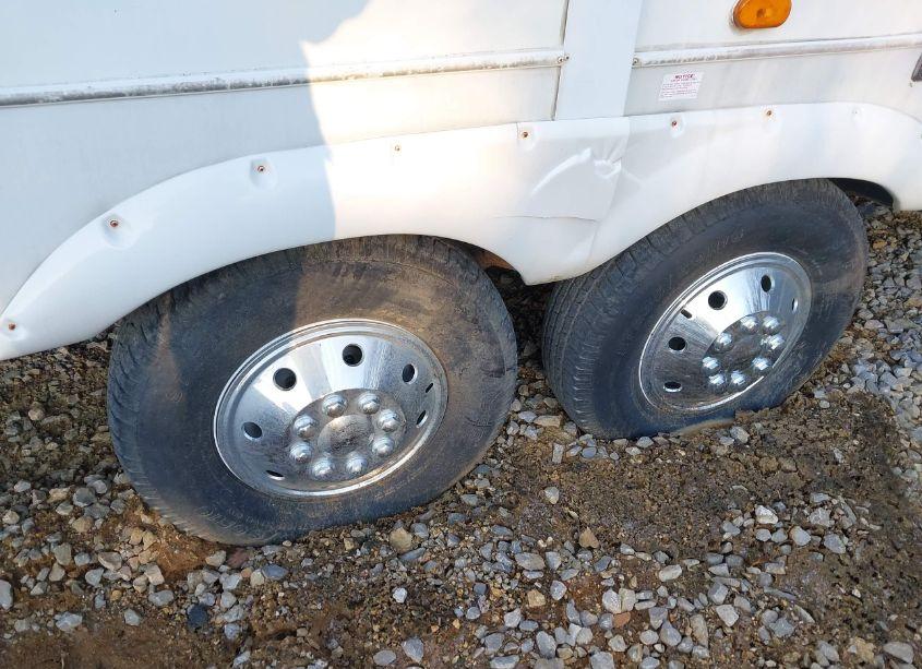 Photo 20 of 2005 Montana Travel TRLR (VIN 4YDF3402X5D512792)