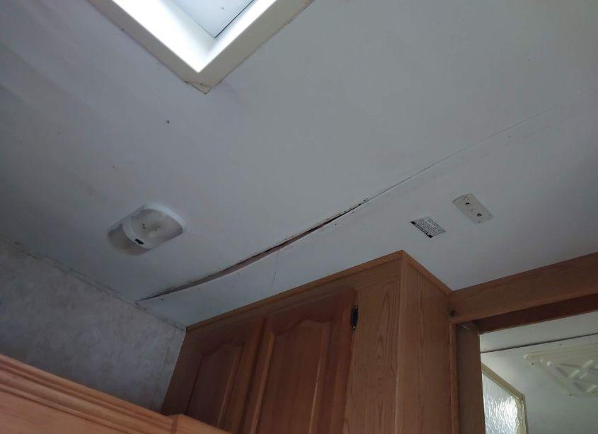 Photo 6 of 2005 Montana Travel TRLR (VIN 4YDF3402X5D512792)