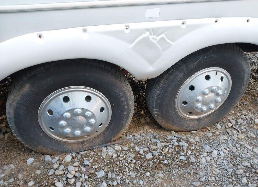 Photo 7 of 2005 Montana Travel TRLR (VIN 4YDF3402X5D512792)