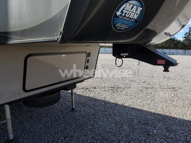 Photo 5 of 2016 KEYS TONE SPRINTER 353 FW (VIN 4YDF35328G1533226)