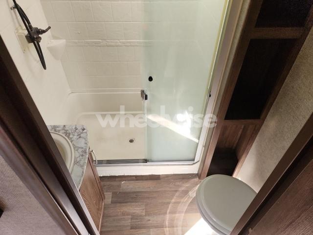 Photo 3 of 2017 KEYSTONE COUGAR - SLIDE-IN CAMPER N/A (VIN 4YDF35724H2503341)