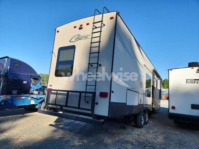 Photo 9 of 2017 KEYSTONE COUGAR - SLIDE-IN CAMPER N/A (VIN 4YDF35724H2503341)