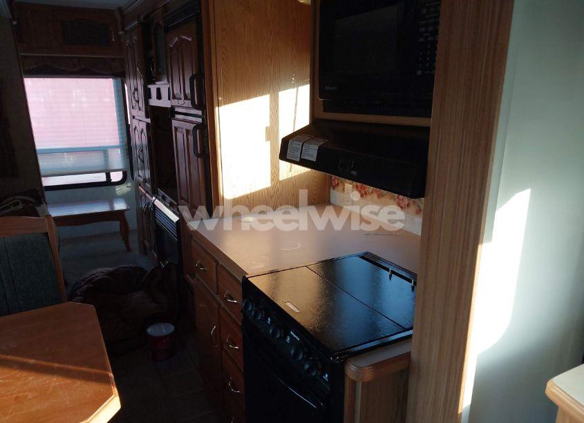 Photo 16 of 2004 Keystone Montana (VIN 4YDF367294D507566)