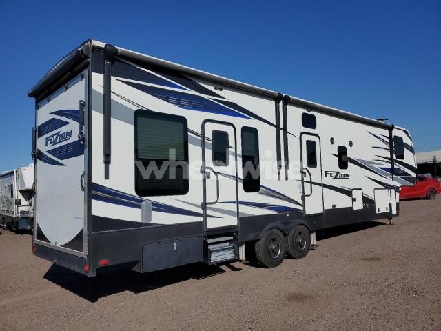 Photo 6 of 2018 KEYSTONE FUZION N/A (VIN 4YDF3692XJF810725)