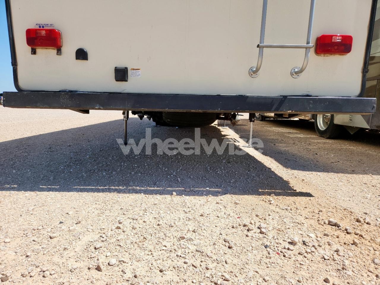 Photo 6 of 2016 KEYSTONE MONTANA (VIN 4YDF37122G4700905)