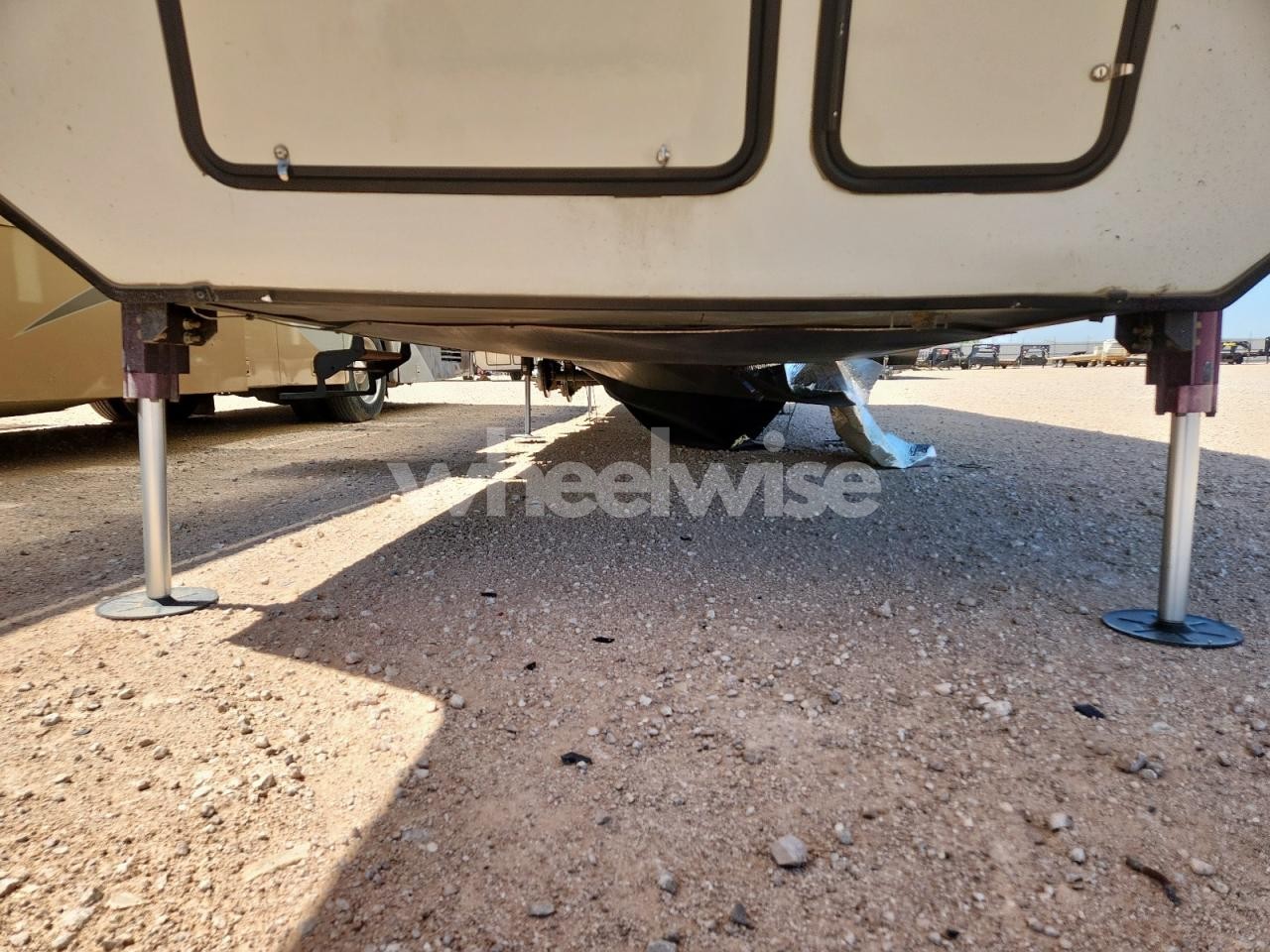 Photo 8 of 2016 KEYSTONE MONTANA (VIN 4YDF37122G4700905)