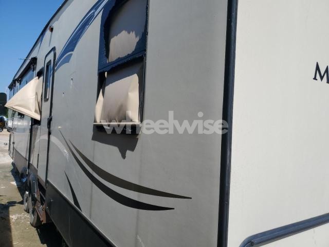Photo 10 of 2017 KEYSTONE RV MONTANA HI - RVS RV (VIN 4YDF37527HA741690)