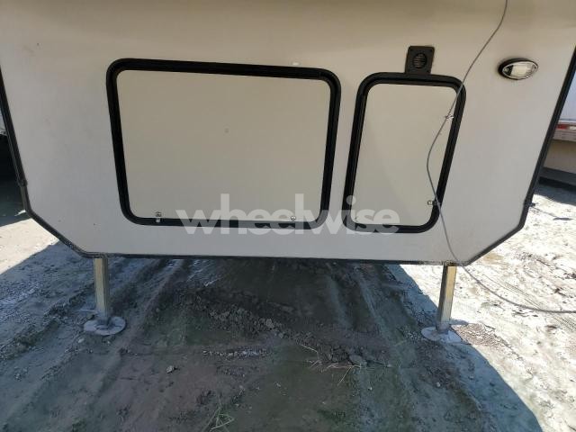 Photo 3 of 2017 KEYSTONE RV MONTANA HI - RVS RV (VIN 4YDF37527HA741690)