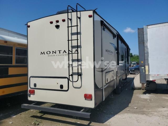 Photo 4 of 2017 KEYSTONE RV MONTANA HI - RVS RV (VIN 4YDF37527HA741690)