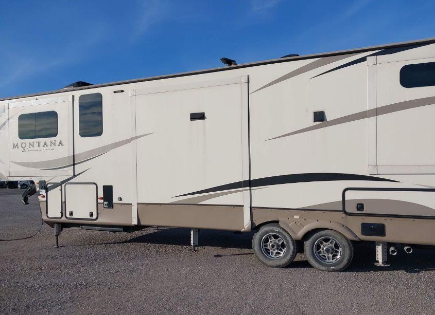 Photo 13 of 2019 Keystone Montana 3761 FL (VIN 4YDF37627K4702747)