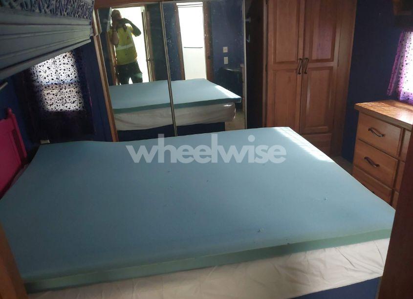 Photo 8 of 2012 Keystone Montana (VIN 4YDF38022C4701800)