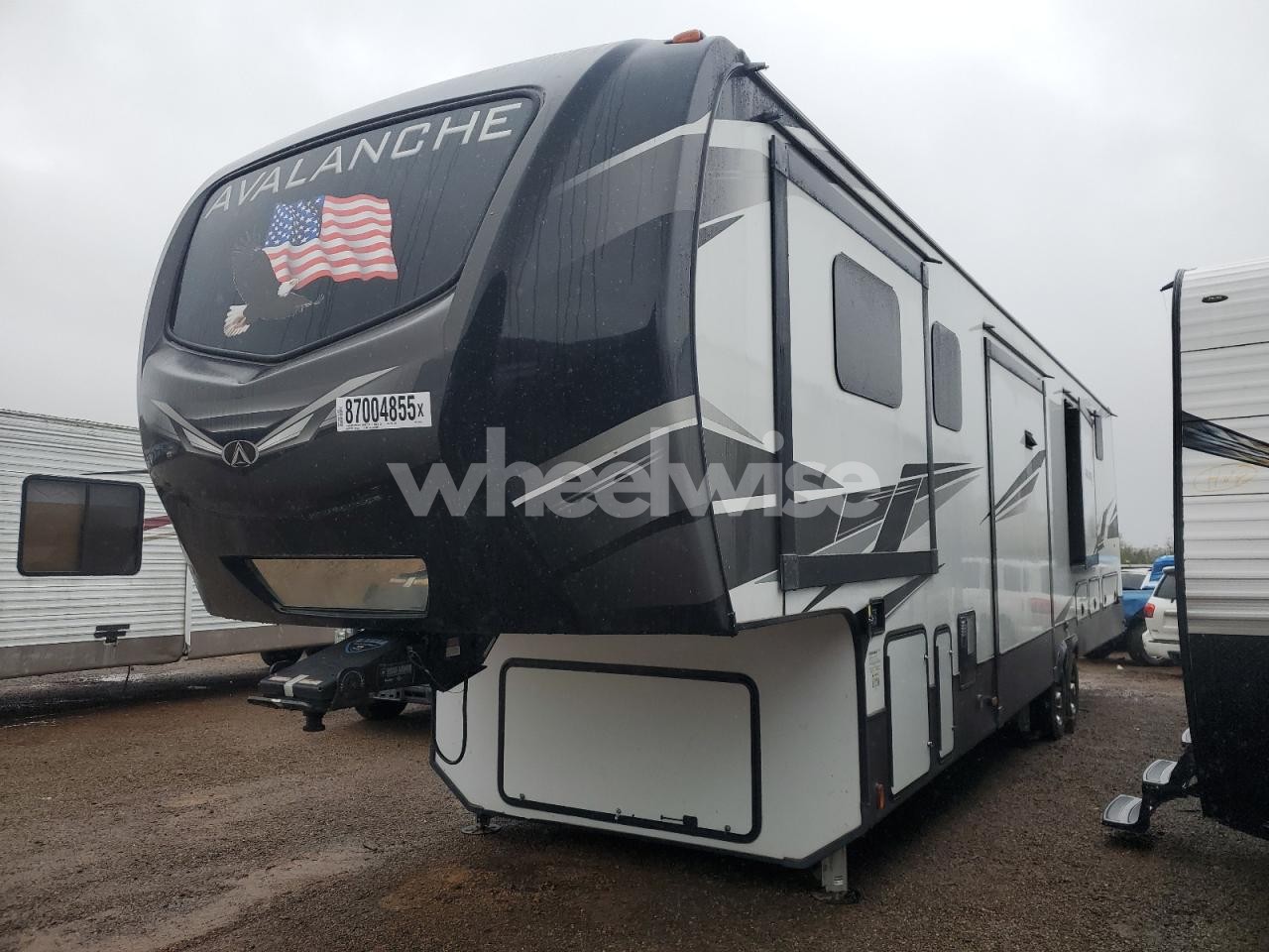 Photo 2 of 2020 KEYSTONE RV COUGAR FIF N/A (VIN 4YDF38323LE760764)