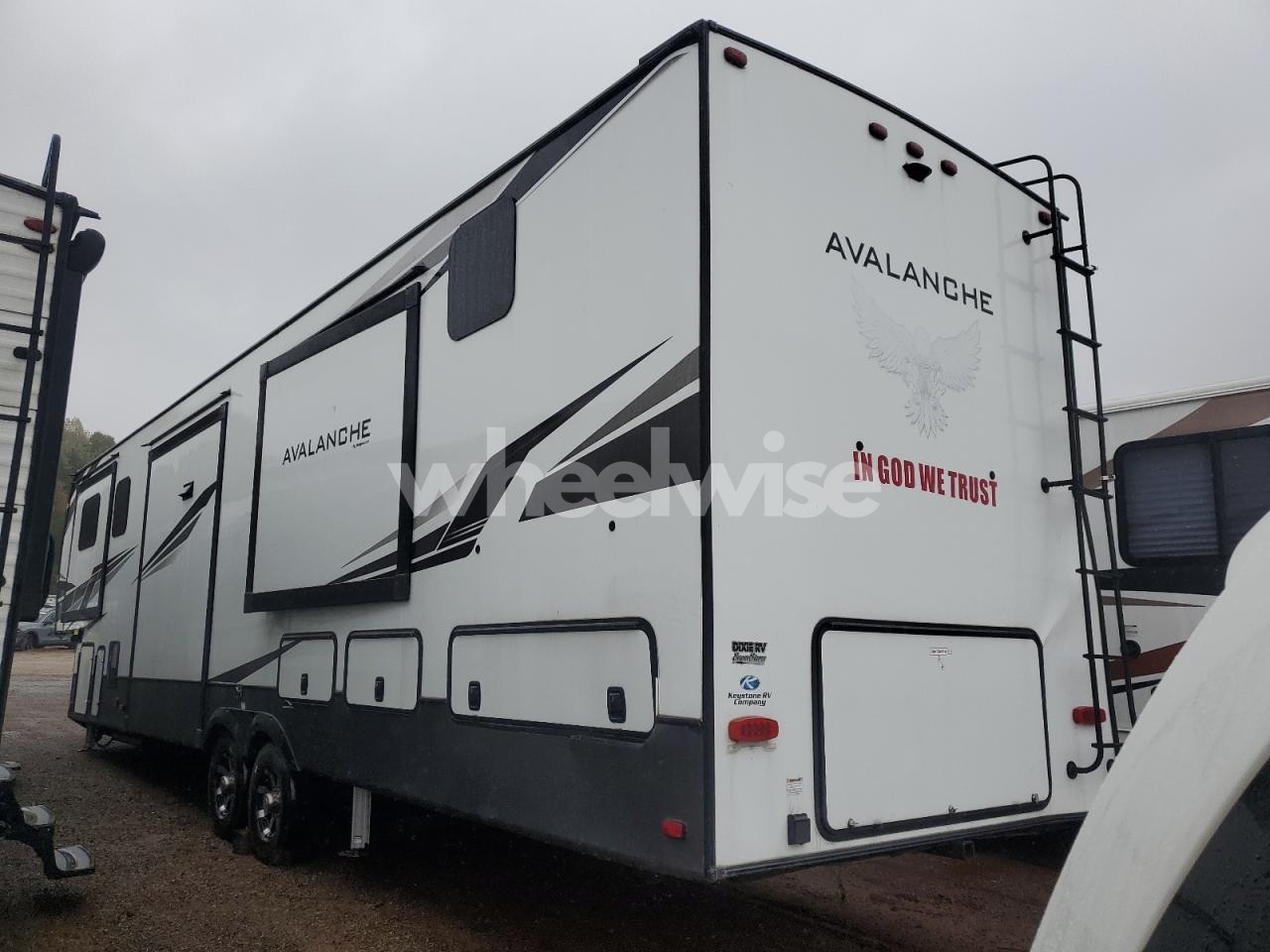 Photo 3 of 2020 KEYSTONE RV COUGAR FIF N/A (VIN 4YDF38323LE760764)