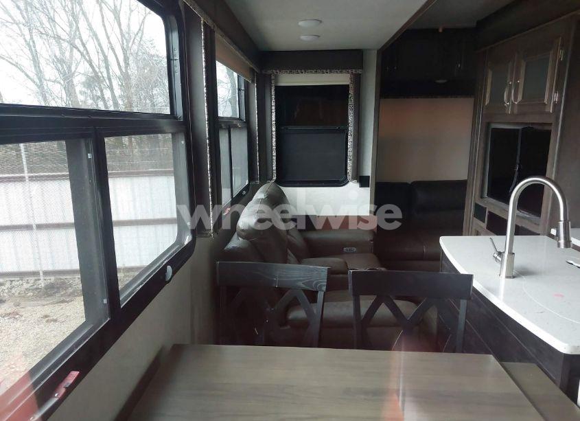 Photo 5 of 2018 Keystone Montana HIGH COUNTRY (VIN 4YDF38523JA743335)