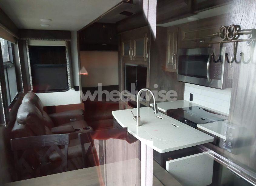 Photo 7 of 2018 Keystone Montana HIGH COUNTRY (VIN 4YDF38523JA743335)