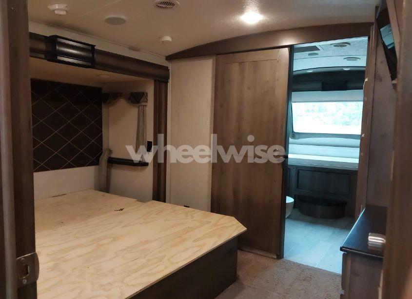 Photo 12 of 2018 Keystone Montana (VIN 4YDF39225J4703315)