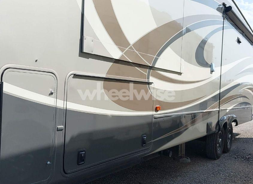 Photo 6 of 2018 Keystone Montana (VIN 4YDF39225J4703315)