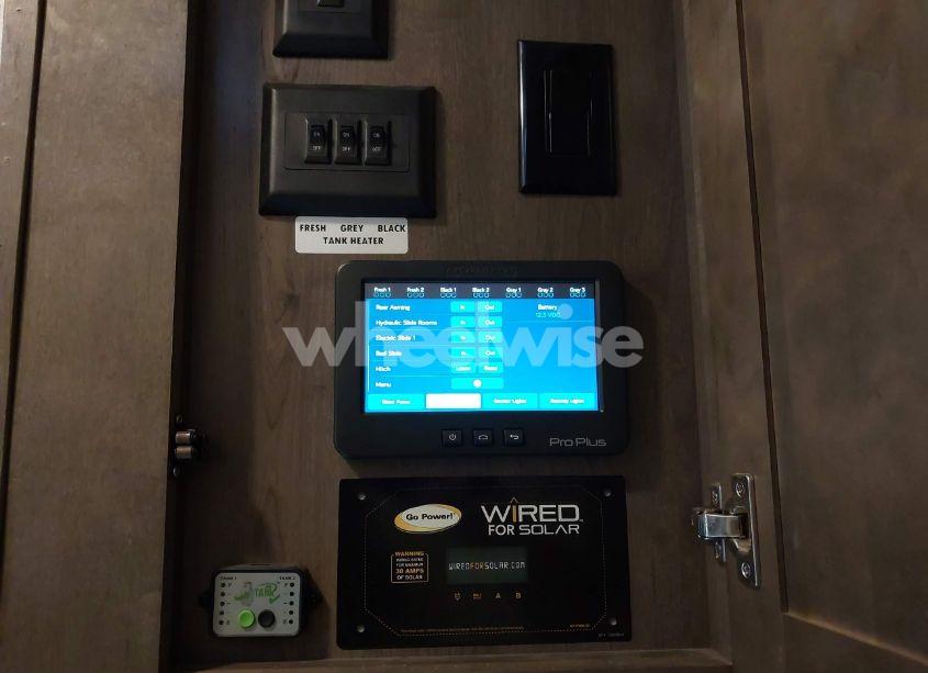 Photo 7 of 2018 Keystone Montana (VIN 4YDF39225J4703315)