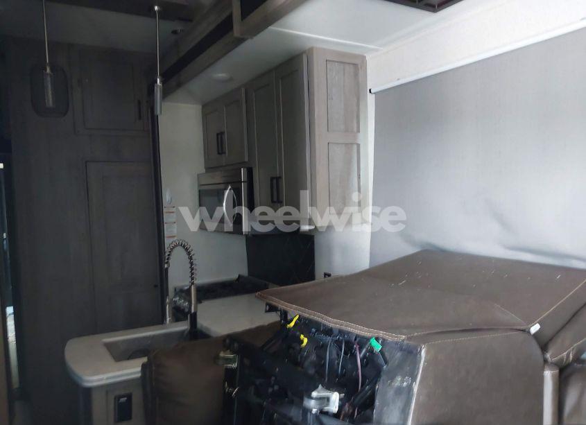 Photo 18 of 2020 Keystone Raptor 413 (VIN 4YDF41336LR800809)