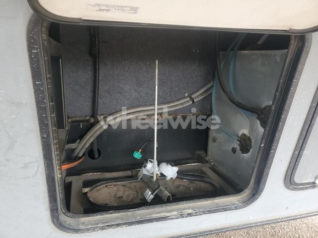 Photo 2 of 2019 DUTCHMAN RAPTOR (VIN 4YDF42335KR800465)