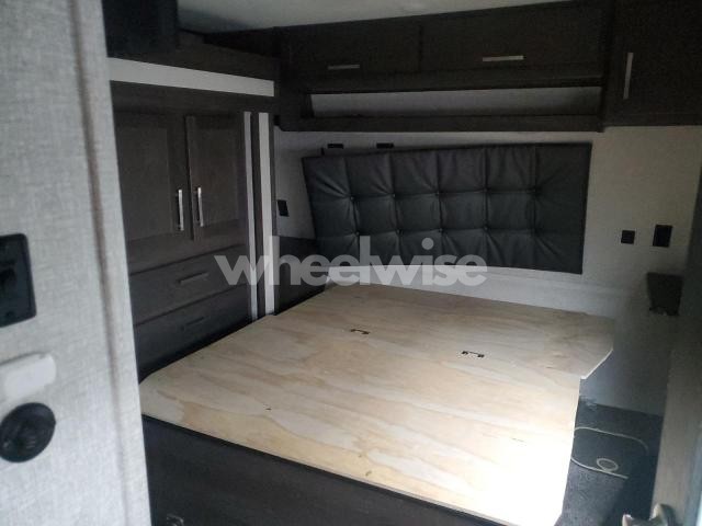 Photo 8 of 2019 DUTCHMAN RAPTOR (VIN 4YDF42335KR800465)