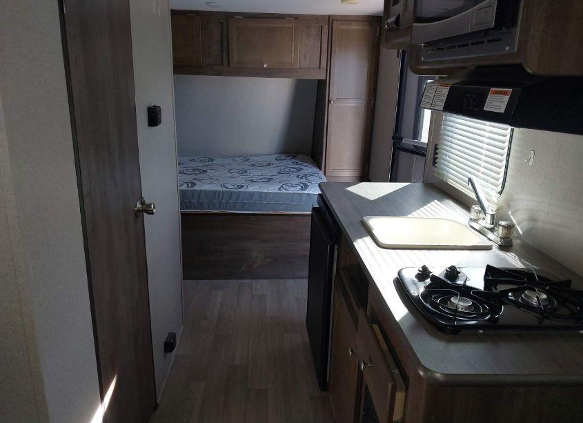 Photo 12 of 2018 Coleman Other N/A (VIN 4YDT17R16JH935392)