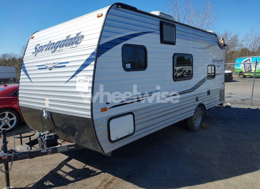 Photo 2 of 2019 Keystone Summerland (VIN 4YDT18013KW152854)