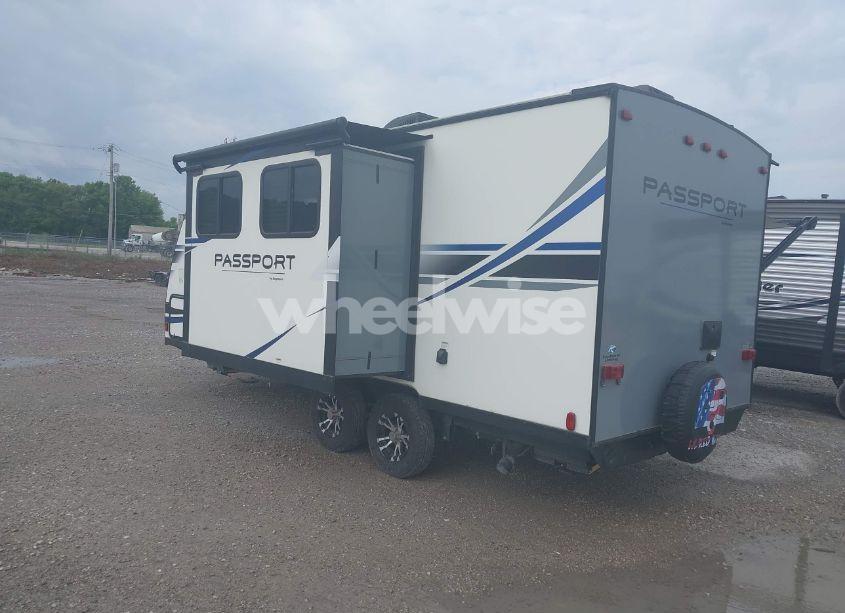 Photo 3 of 2020 Keystone Springdale 199ML (VIN 4YDT19925LK414061)