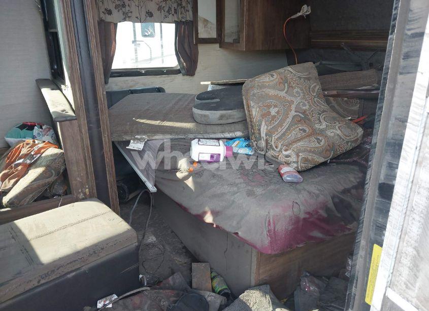 Photo 5 of 2016 Keystone Cougar (VIN 4YDT19R21GC502346)