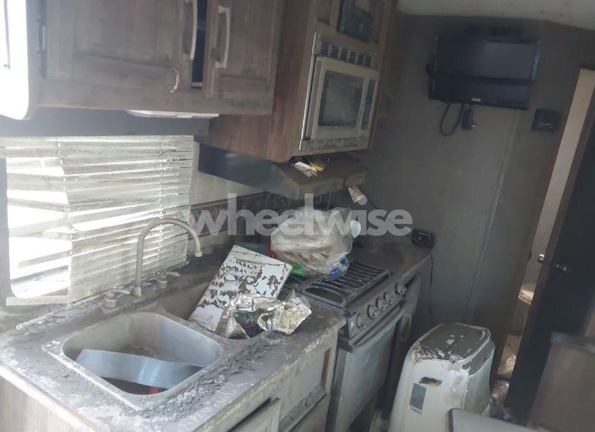 Photo 7 of 2016 Keystone Cougar (VIN 4YDT19R21GC502346)