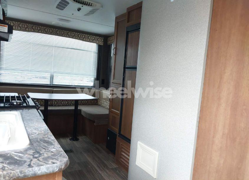 Photo 8 of 2018 Keystone Other (VIN 4YDT20220J3151858)