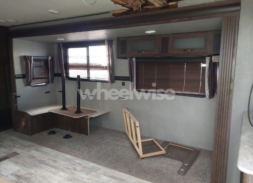 Photo 8 of 2018 Keystone Zinger N/A (VIN 4YDT28025JS371777)