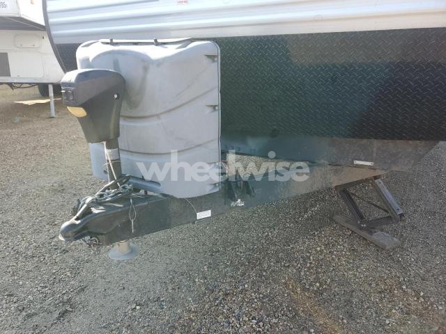 Photo 3 of 2014 KEYSTONE BULLET N/A (VIN 4YDT30122EH920593)
