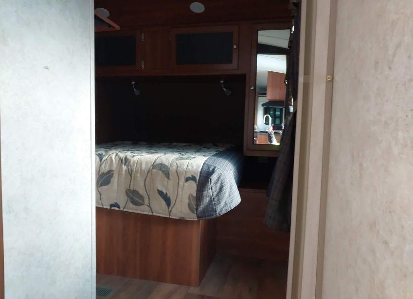 Photo 8 of 2014 Keystone Premier N/A (VIN 4YDT30R27ED421137)