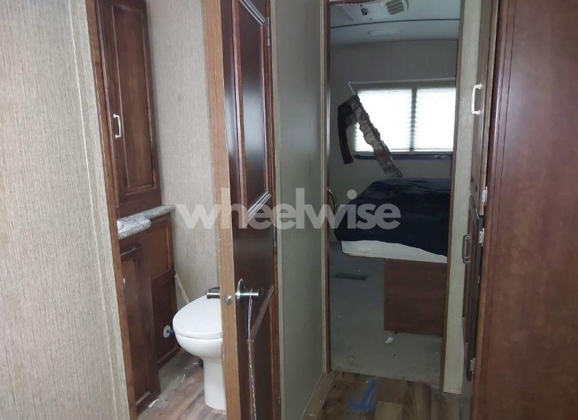 Photo 8 of 2017 Keystone Outback 324CG (VIN 4YDT32421HB452676)