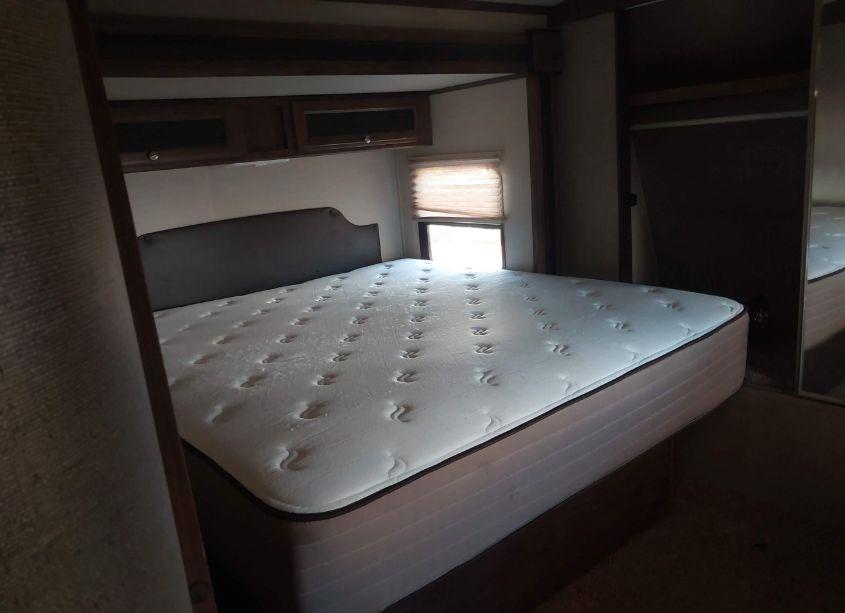 Photo 17 of 2016 Keystone Cougar (VIN 4YDT33S28GV505105)