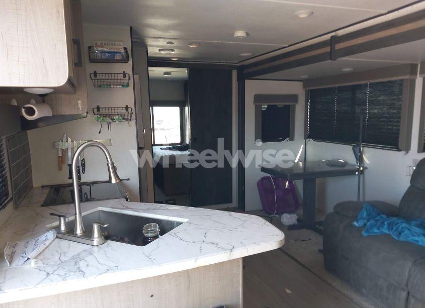 Photo 5 of 2021 Keystone Other (VIN 4YDT38F24M7253294)