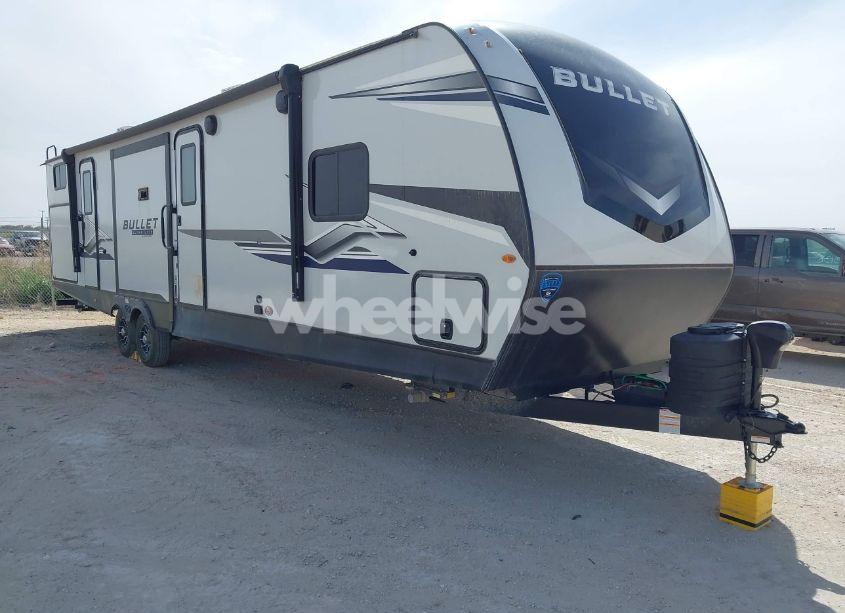 2024 Bull Trailer 330 (VIN 4YDTBLS22RD431028) main photo