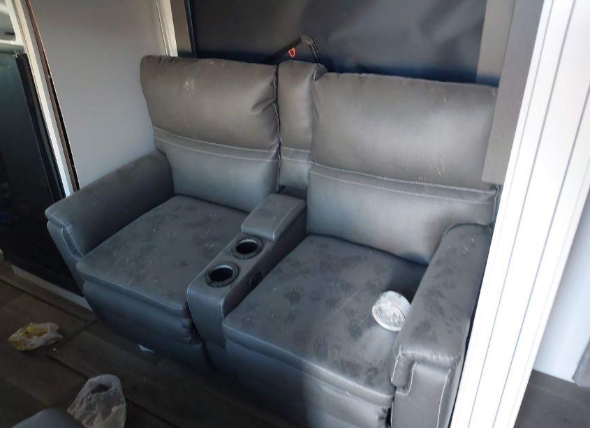 Photo 10 of 2023 Keystone Cougar CG223LS23 (VIN 4YDTCGK29PD507085)