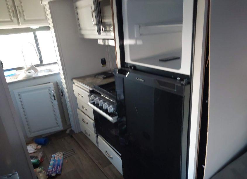 Photo 7 of 2023 Keystone Cougar CG223LS23 (VIN 4YDTCGK29PD507085)