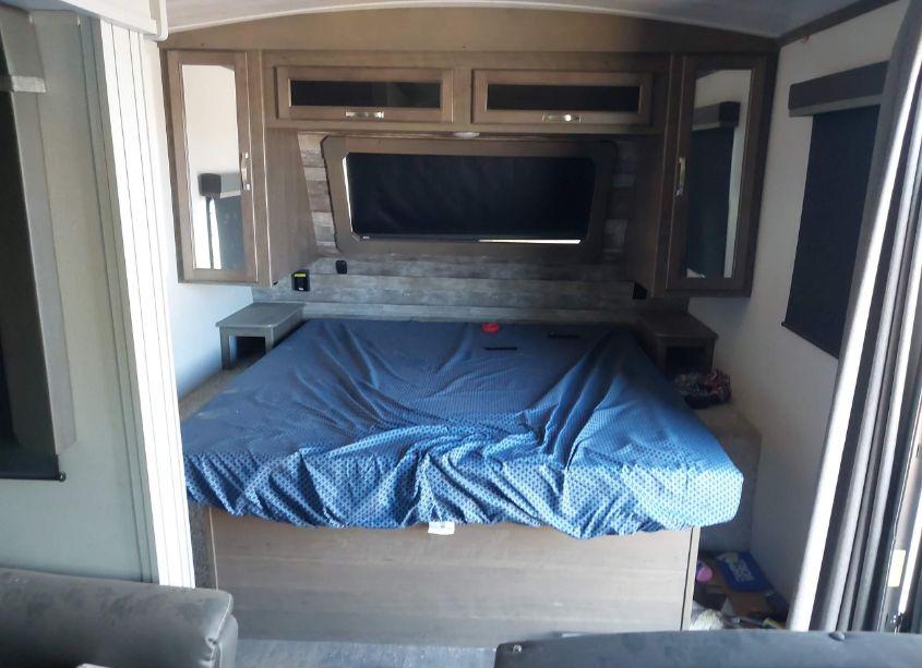 Photo 8 of 2023 Keystone Cougar CG223LS23 (VIN 4YDTCGK29PD507085)