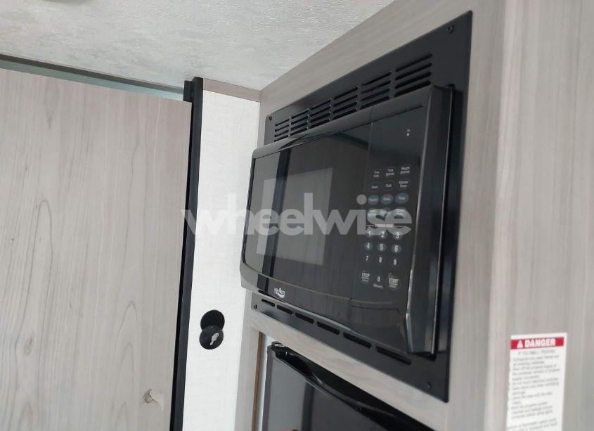 Photo 10 of 2023 Coleman Lantern 17R - 22 FOO (VIN 4YDTCMG10PH941368)