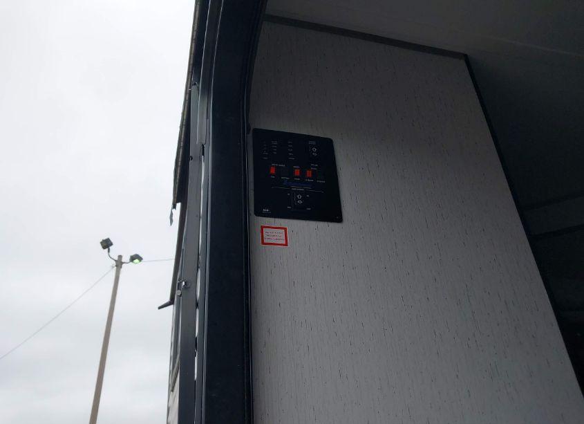 Photo 7 of 2022 Coleman Camper TRLR (VIN 4YDTCML28NH930209)