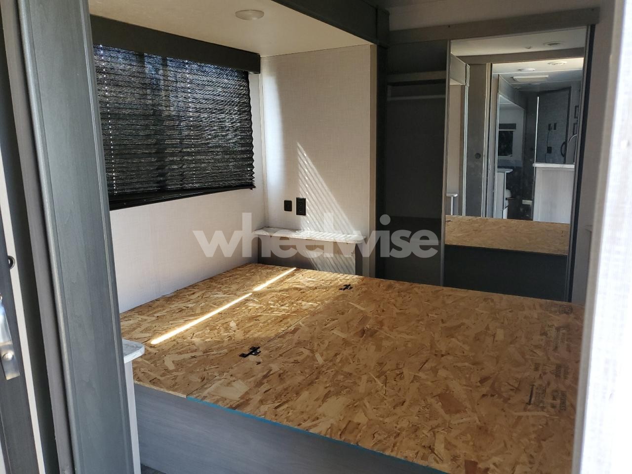 Photo 5 of 2022 DUTCHMEN COLEMAN (VIN 4YDTCMP26NM947107)