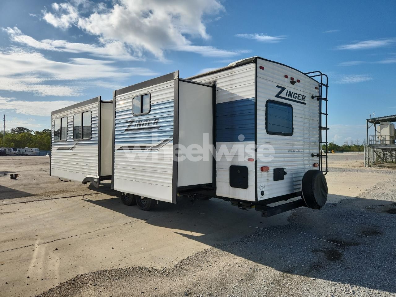 Photo 3 of 2023 DUTCHMAN ZIPPER (VIN 4YDTZRR21PS370414)