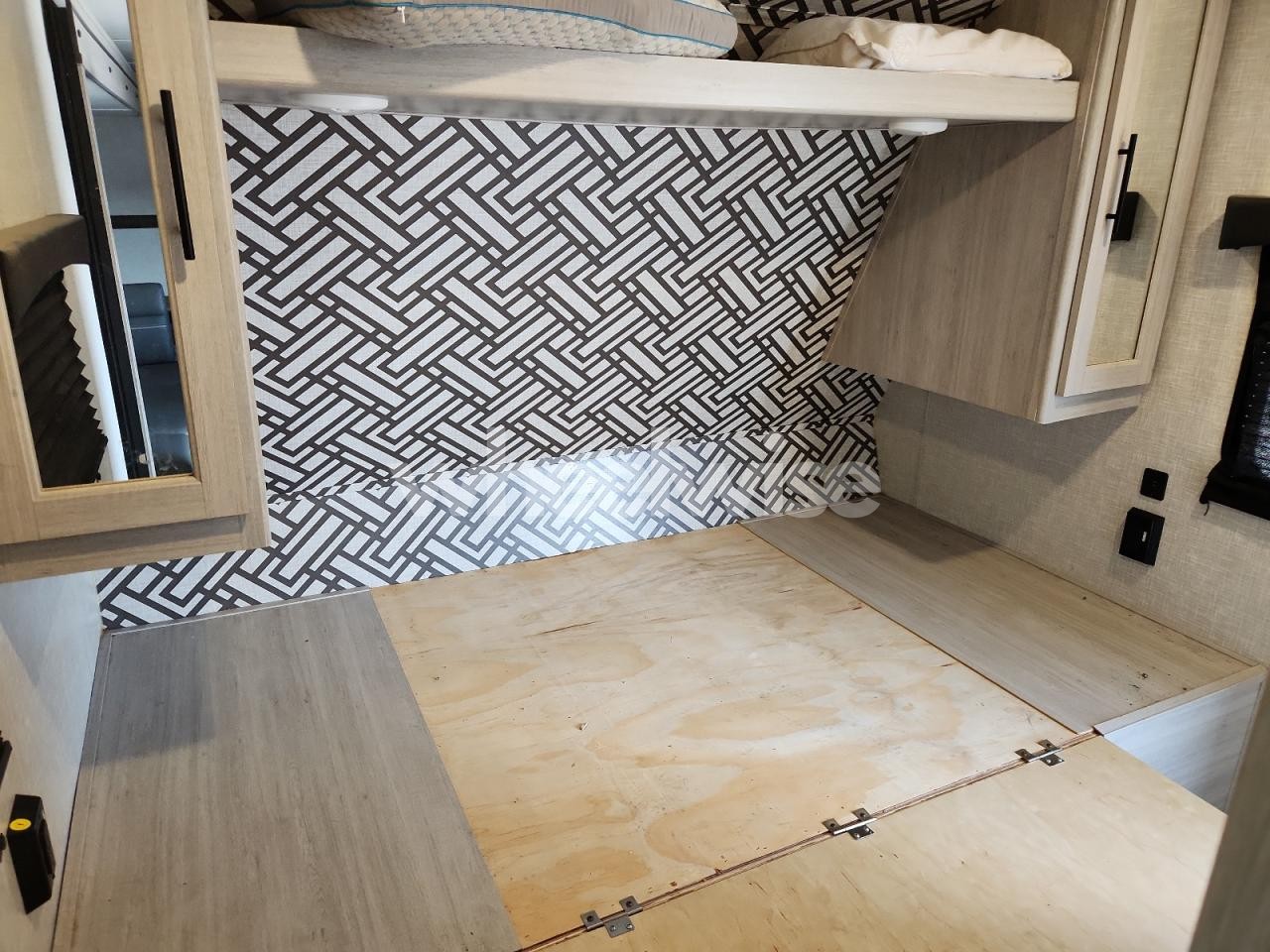 Photo 8 of 2023 DUTCHMAN ZIPPER (VIN 4YDTZRR21PS370414)