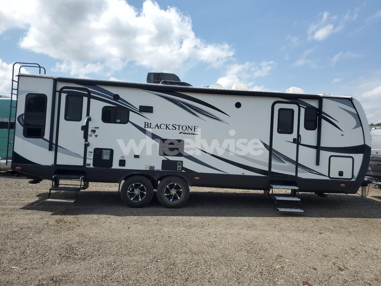 Photo 9 of 2018 OUTDOORS BLACKSTONE (VIN 51W153224J1014897)