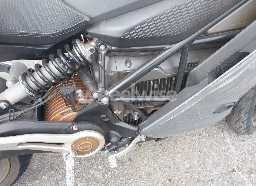 Photo 8 of 2021 Zero Motorcycles INC SR/S (VIN 538ZFBZ71MCL17945)